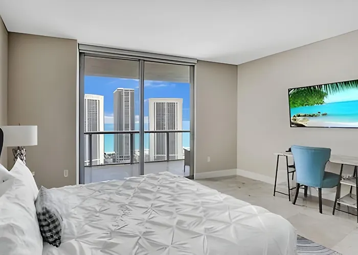 Million Dollar Penthouse With Pool Amazing Views