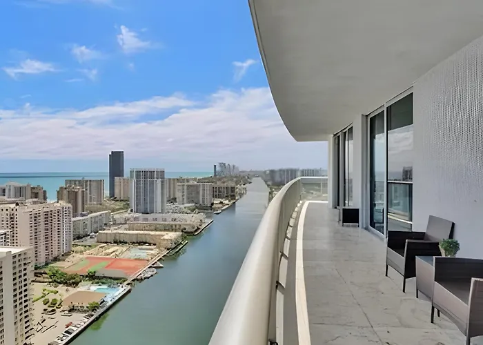 Million Dollar Penthouse With Pool Amazing Views