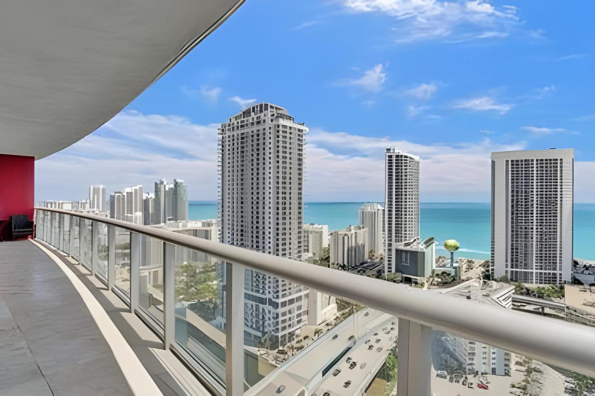 Million Dollar Penthouse With Pool Amazing Views Appartement