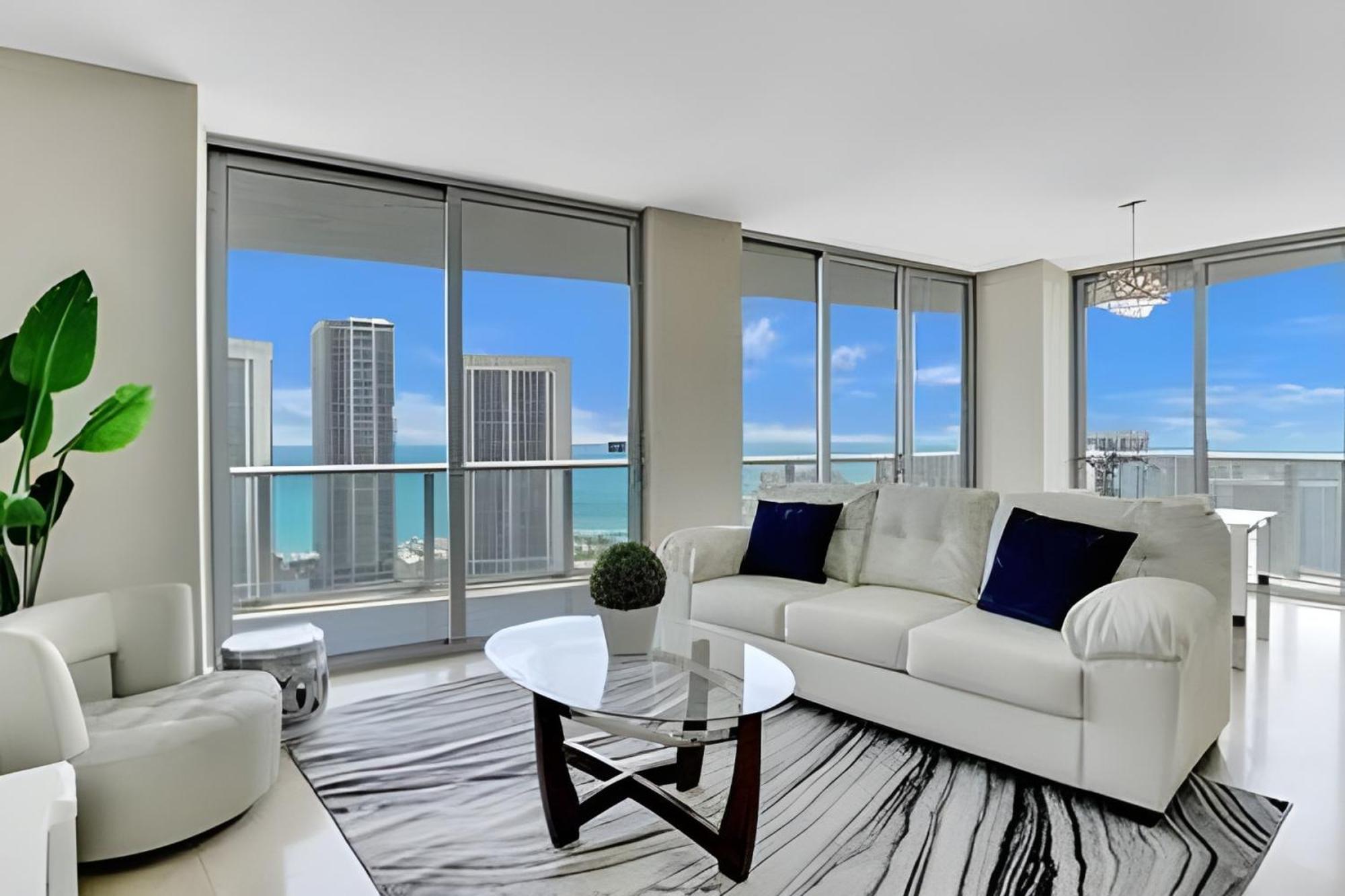 Million Dollar Penthouse With Pool Amazing Views * Hallandale Beach